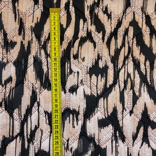 Stepped fabric Blurry Ikat black